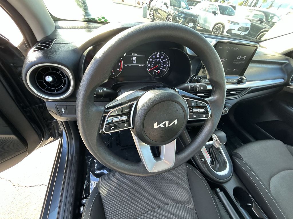 Thumbnail: 2023 Kia Forte - 14