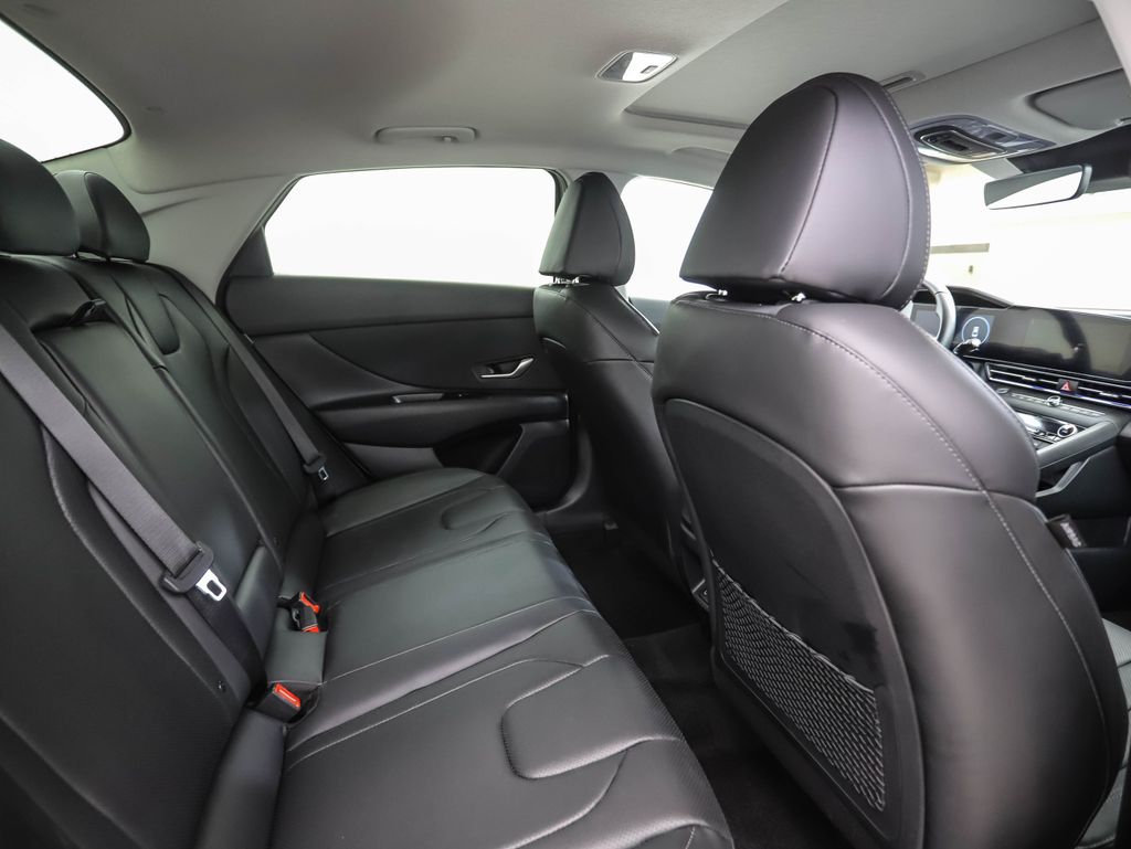 2024 Hyundai Elantra Limited Edition 24