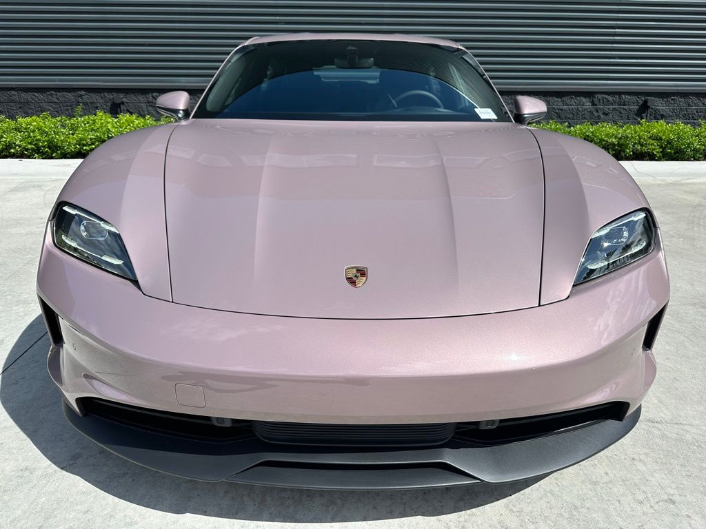 2025 Porsche Taycan  7