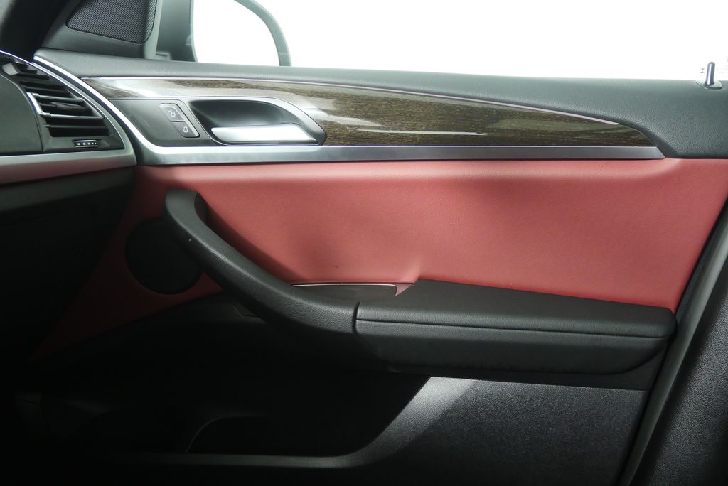 Thumbnail: 2025 BMW X4 - 29