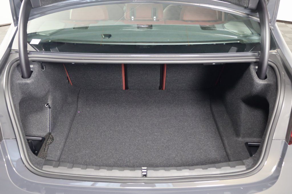 Thumbnail: 2026 BMW 3 Series - 8