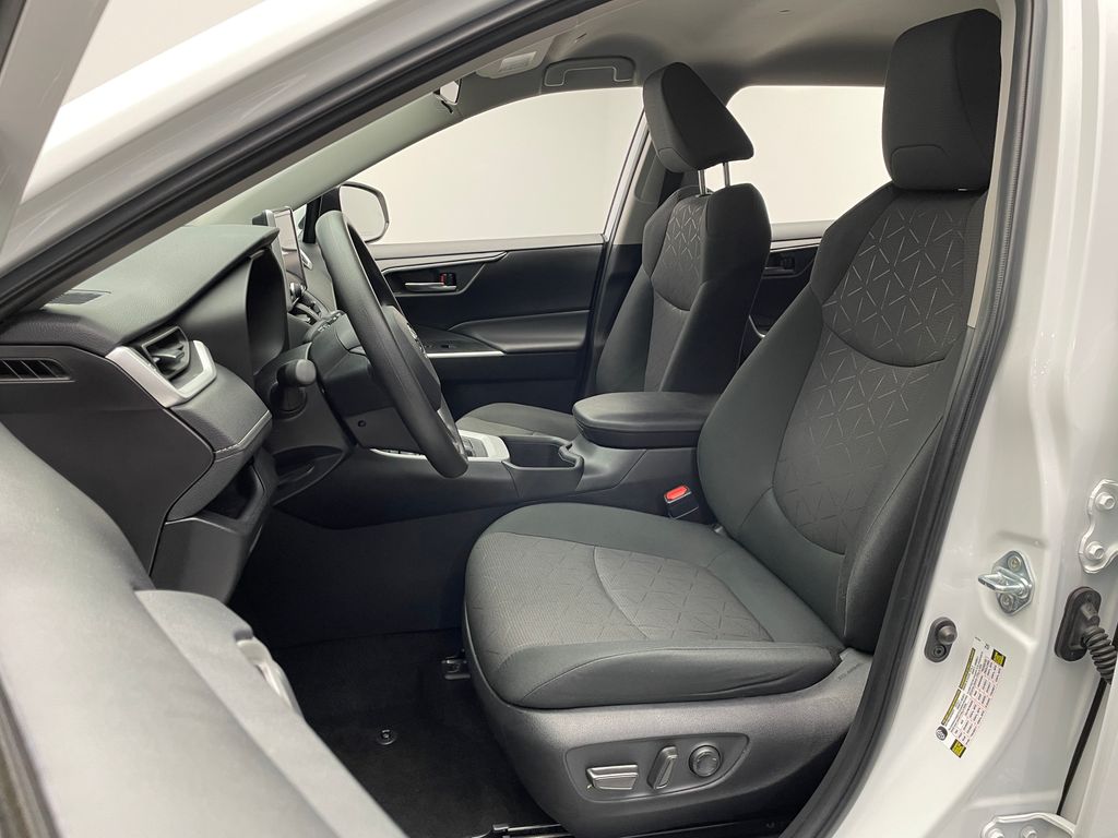 2024 Toyota RAV4 XLE 13