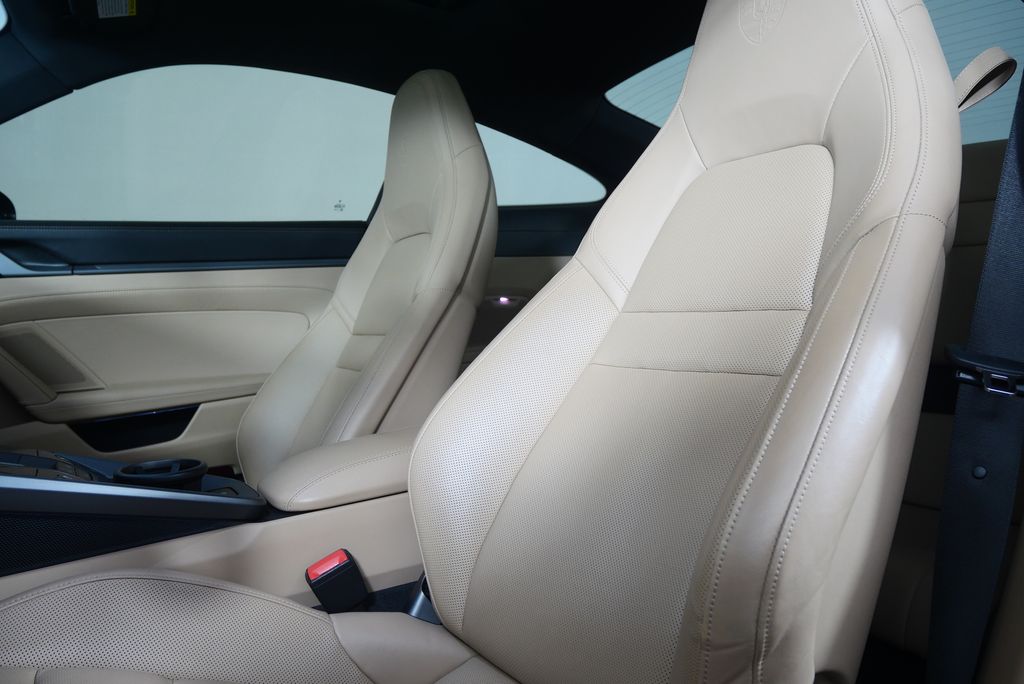 Thumbnail: 2022 Porsche 911 - 17