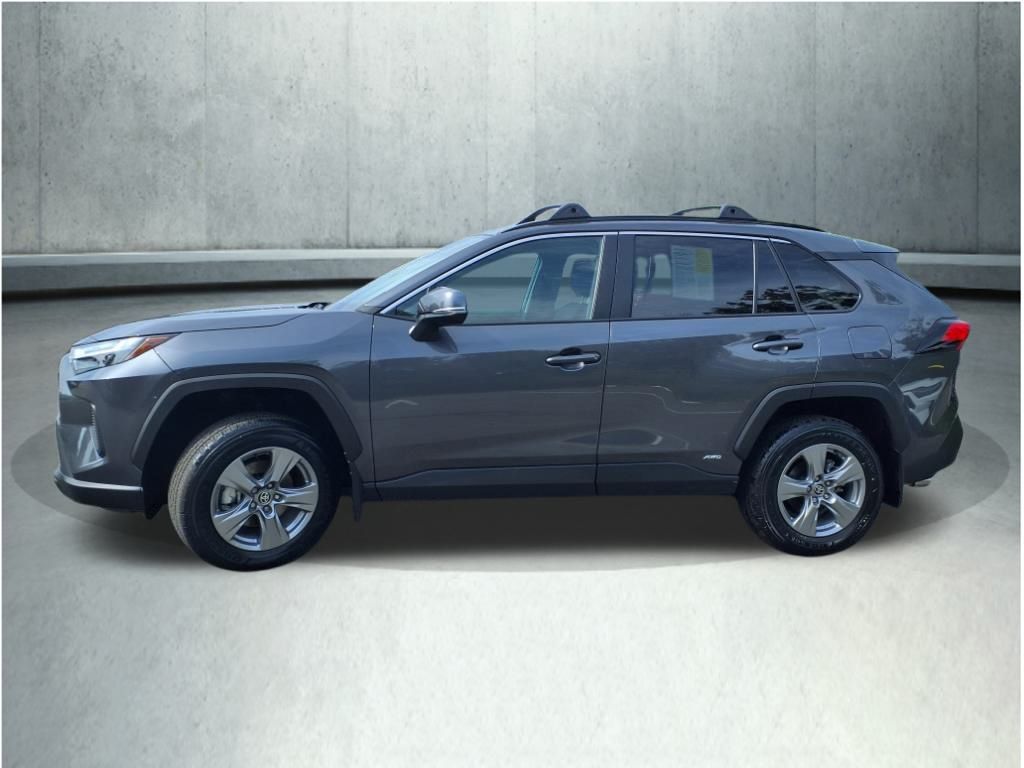 2025 Toyota RAV4 Hybrid LE photo 4