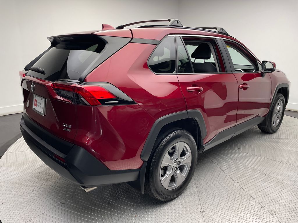 2023 Toyota RAV4 XLE 5