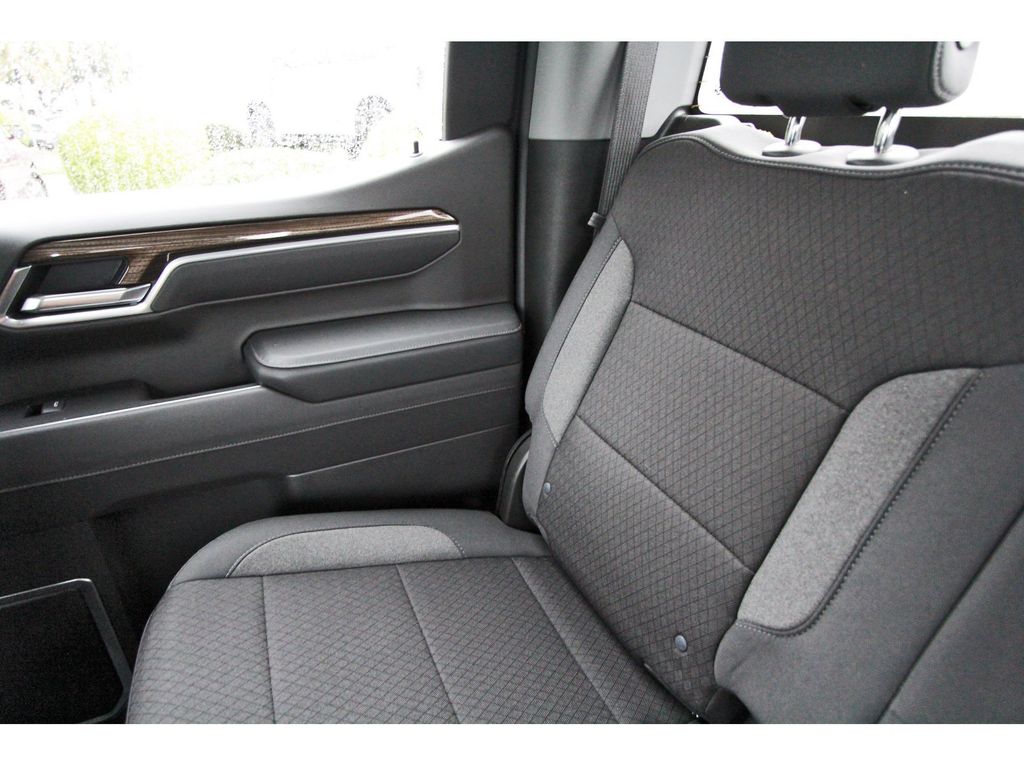 2026 Chevrolet Silverado 1500 RST - 10