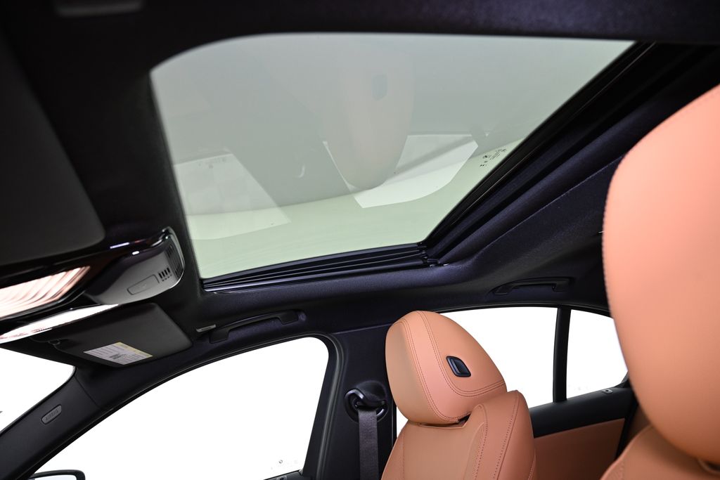 Thumbnail: 2025 BMW 3 Series - 20