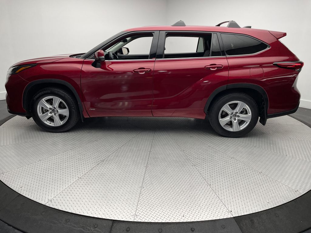 Thumbnail: 2022 Toyota Highlander - 8