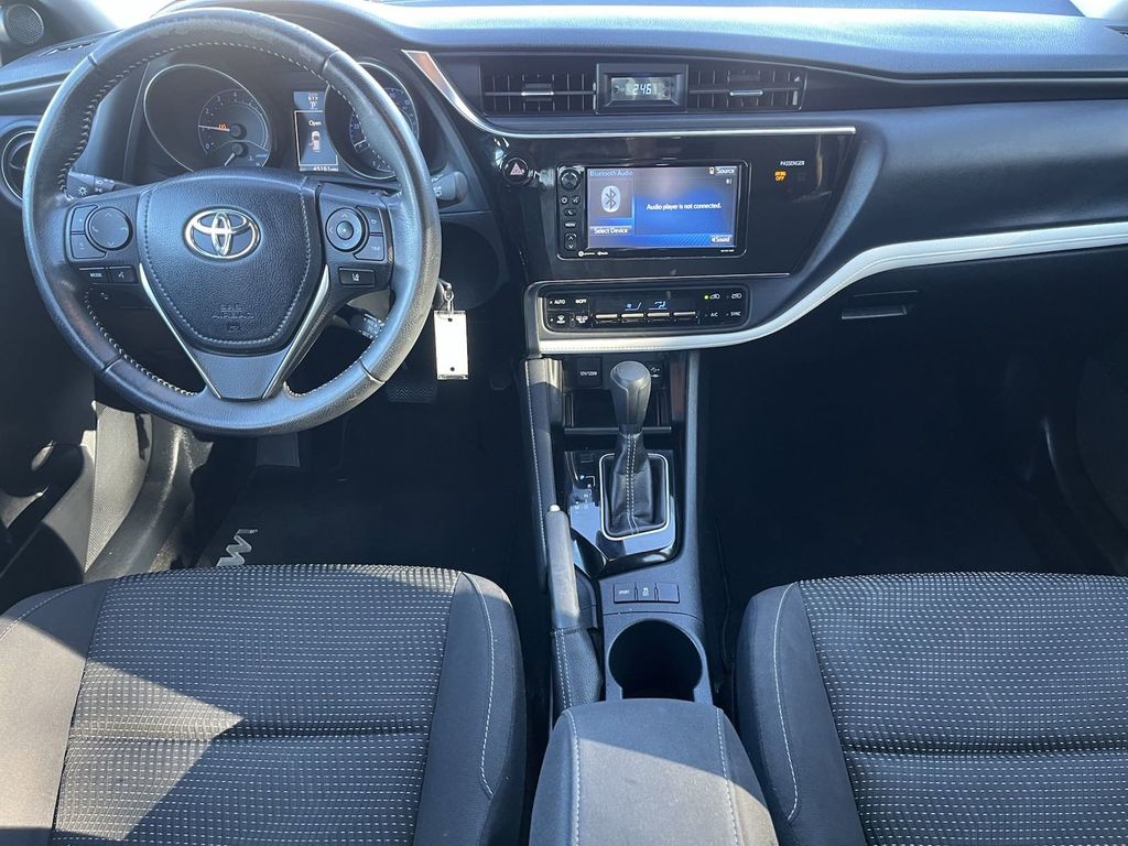 2017 Toyota Corolla iM Base 18