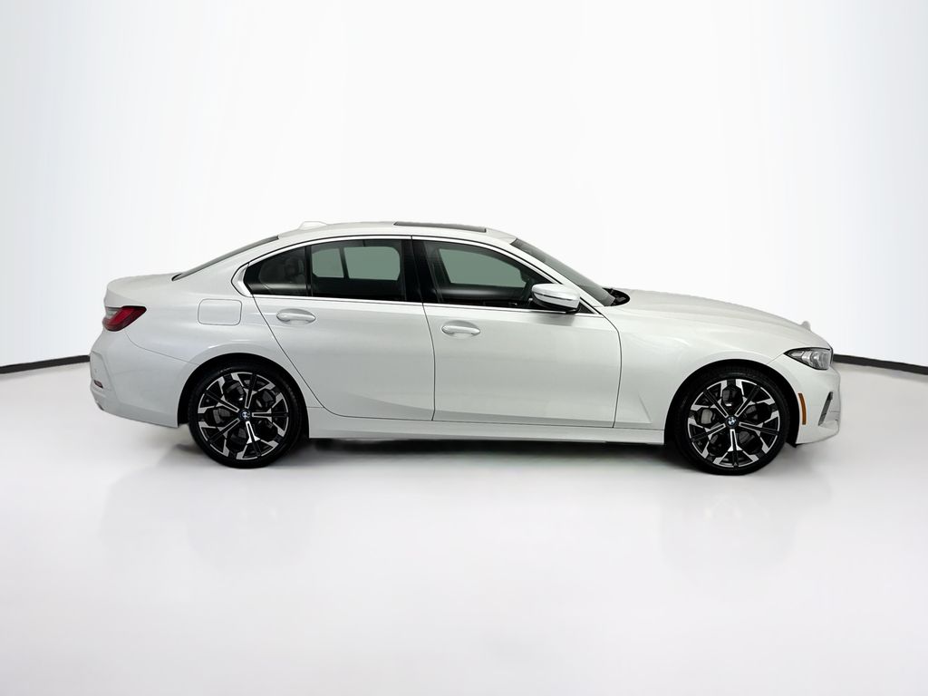 Thumbnail: 2025 BMW 3 Series - 4