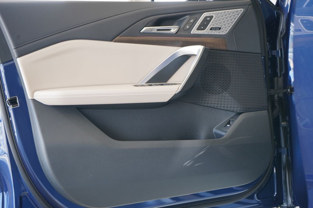Thumbnail: 2025 BMW X1 - 10