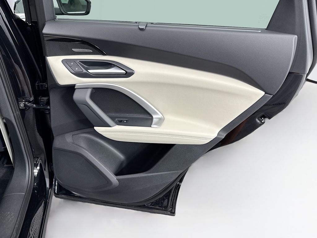 Thumbnail: 2025 Audi Q5 - 26