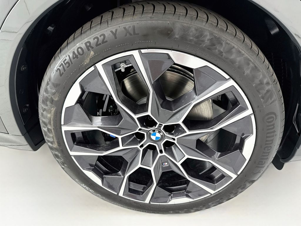 Thumbnail: 2027 BMW X7 - 32