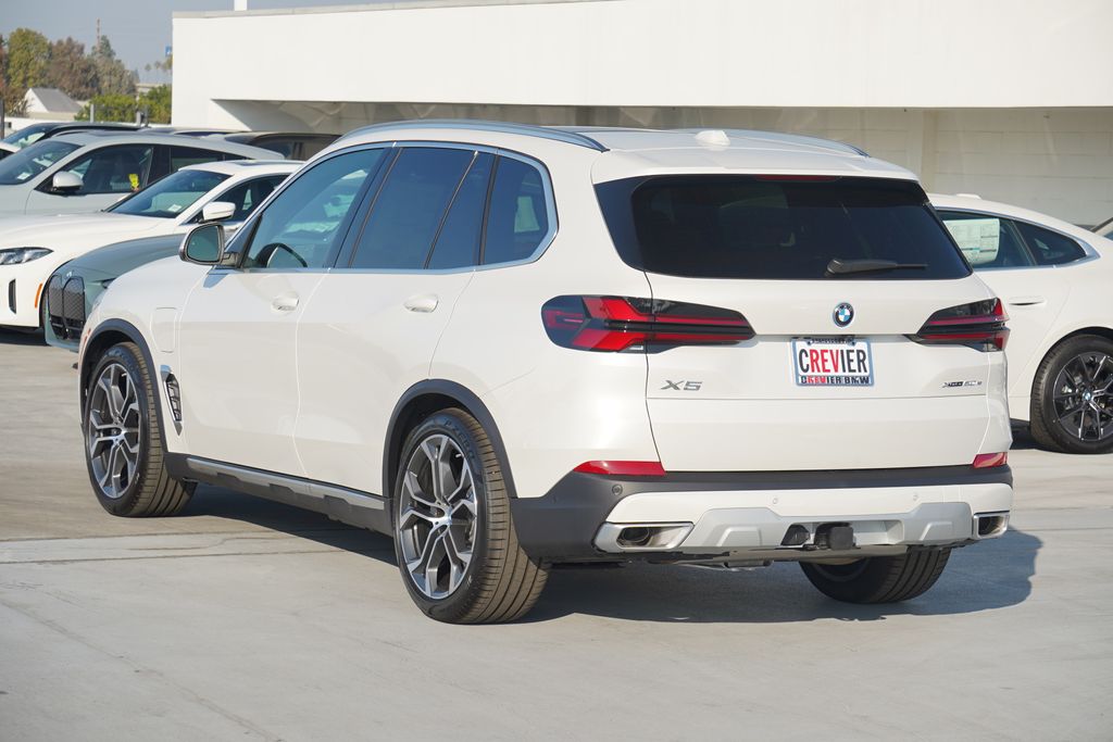 2025 BMW X5 xDrive50e 8