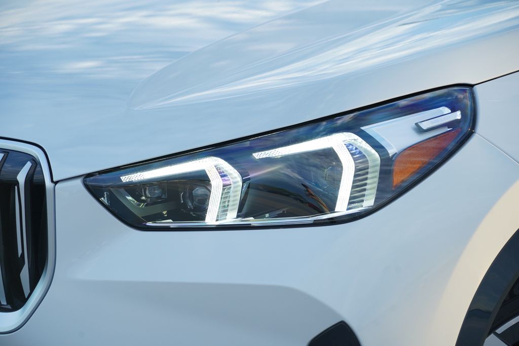 Thumbnail: 2027 BMW X1 - 2