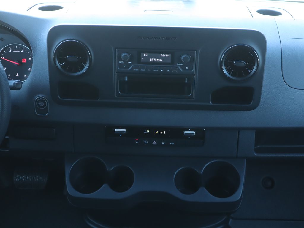 Thumbnail: 2025 Mercedes-Benz Sprinter - 14