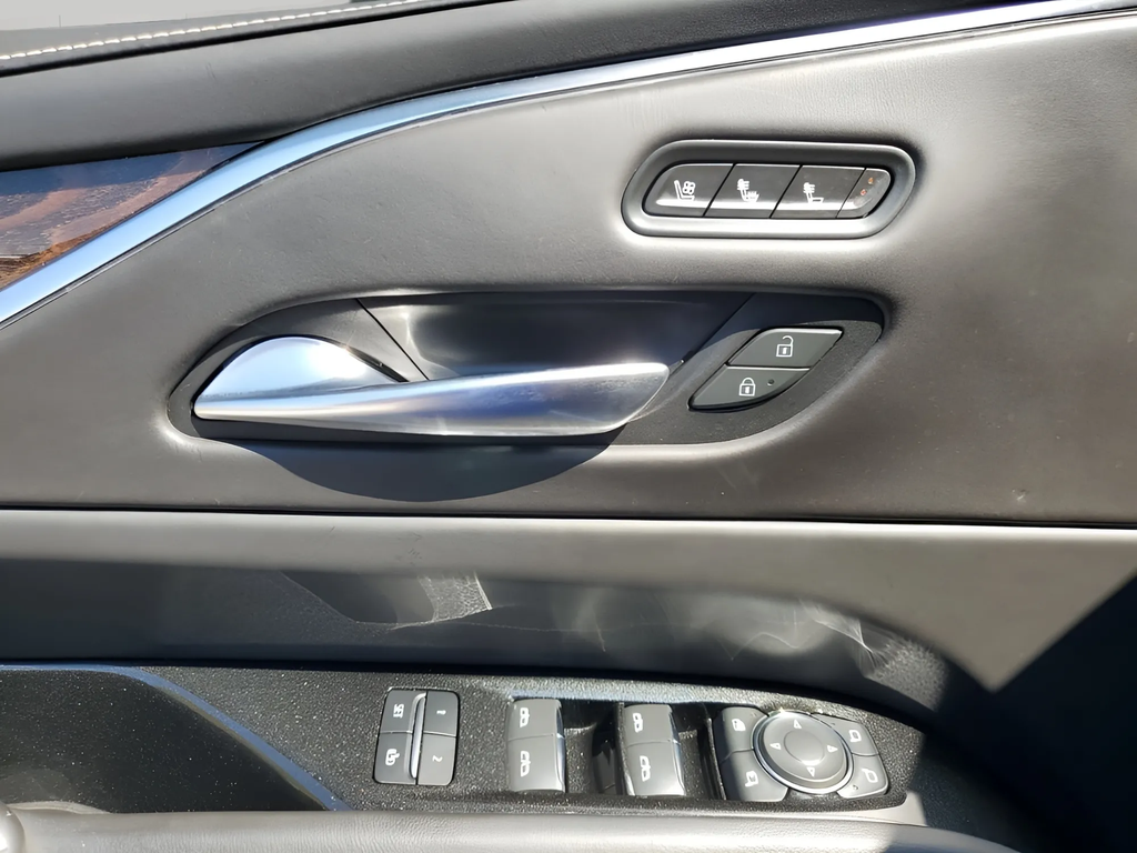 Used Car 2022 Cadillac Escalade  Sport Platinum For Sale Under $80,000 In Austin, Texas