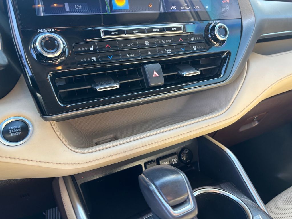 Used Car 2021 Toyota Highlander  Limited For Sale Under $30,000 In Austin, Texas