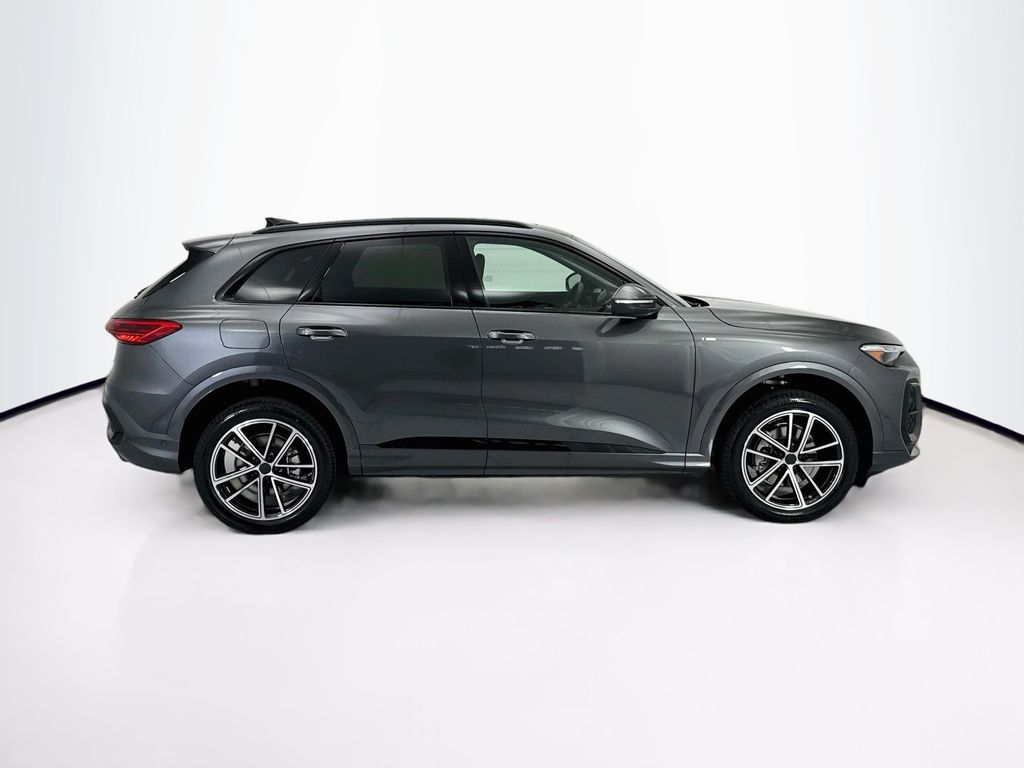 Thumbnail: 2026 Audi Q5 - 4