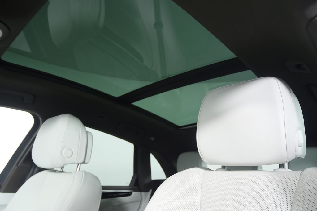 Thumbnail: 2021 Porsche Macan - 12