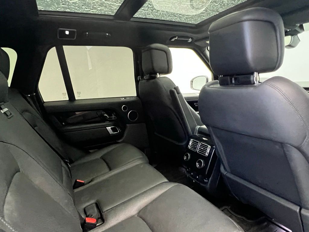 Thumbnail: 2019 Land Rover Range Rover - 8