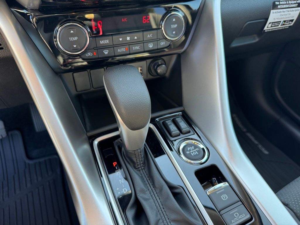 2025 Mitsubishi Eclipse Cross SE photo 29