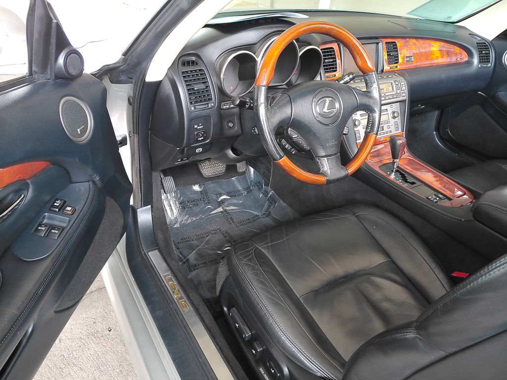 Used 2005 Silver Lexus 430 image 18