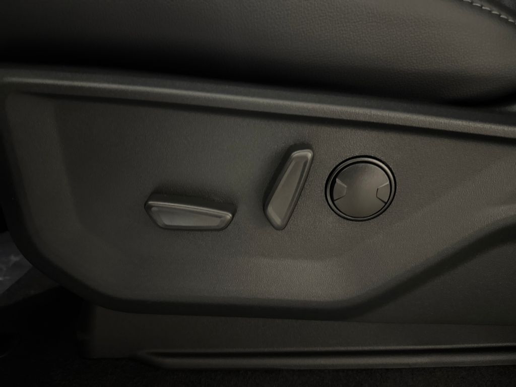 New 2026 White Ford Lariat image 26