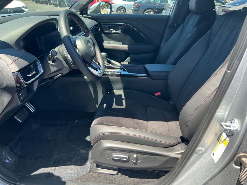 Thumbnail: 2025 Acura ADX - 13