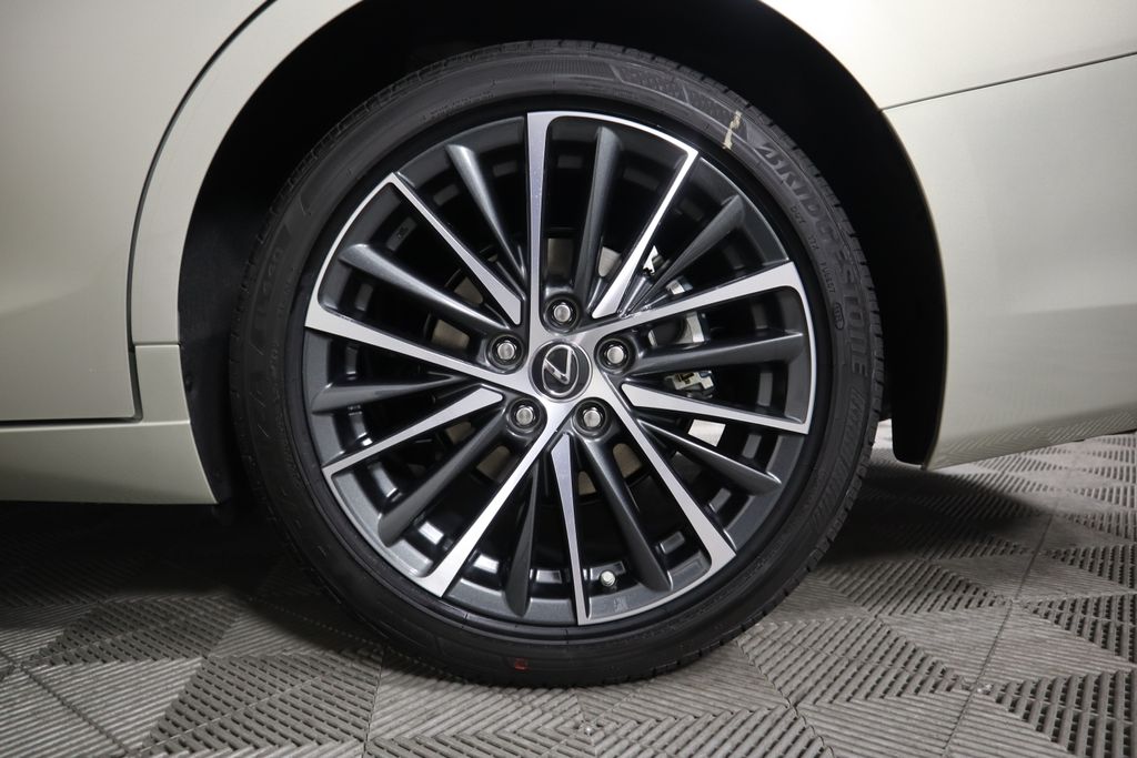 2025 Lexus ES Hybrid 300h 31