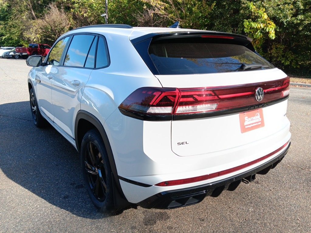 2025 Volkswagen Atlas Cross Sport 2.0T SEL R-Line 3