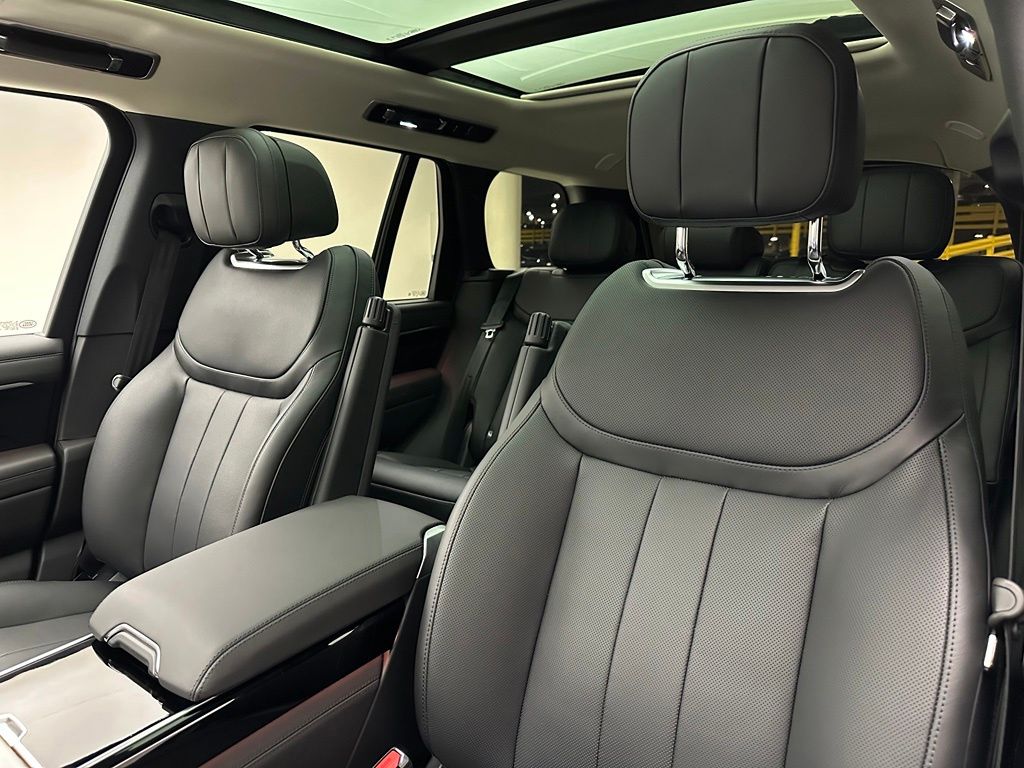 Thumbnail: 2026 Land Rover Range Rover - 10
