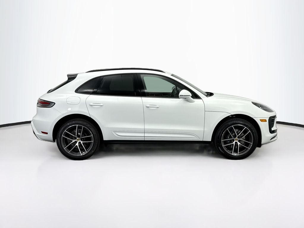 Thumbnail: 2026 Porsche Macan - 8