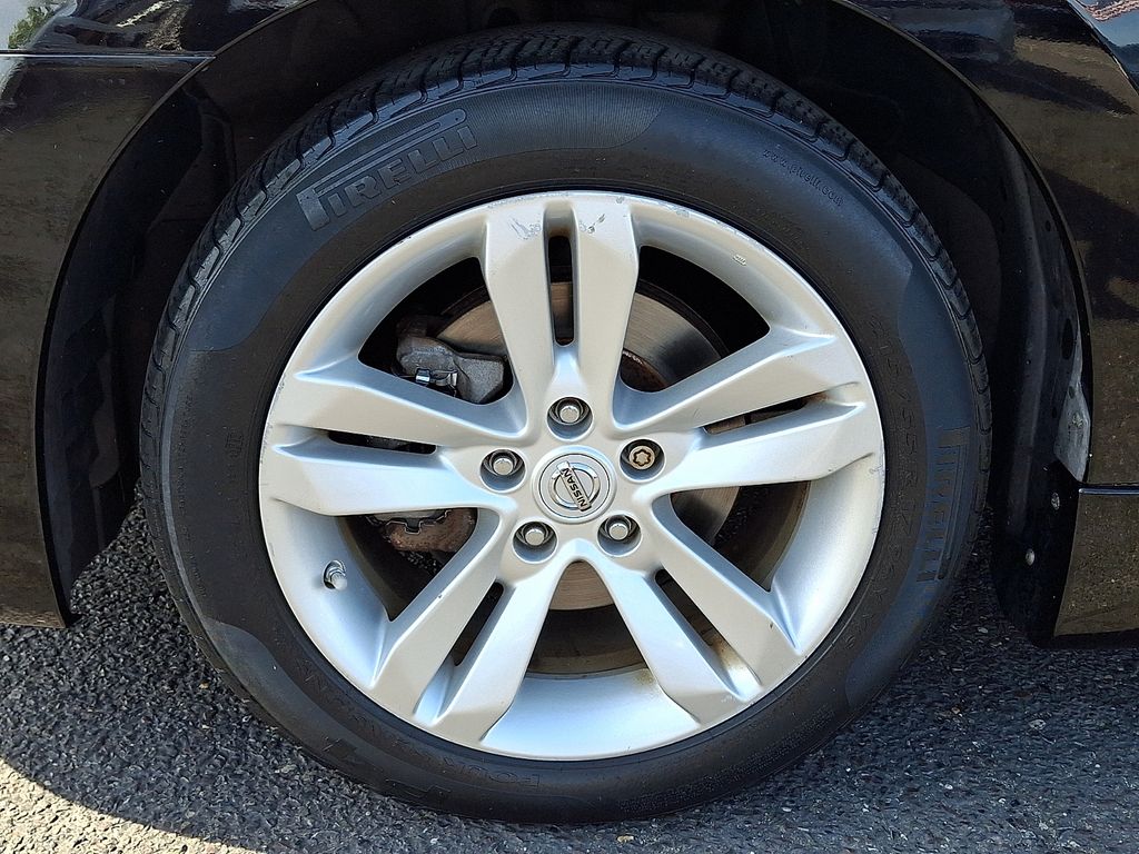 Thumbnail: 2010 Nissan Altima - 6