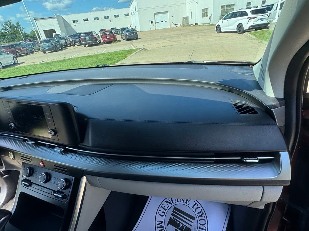 Used 2022 Kia Carnival Van