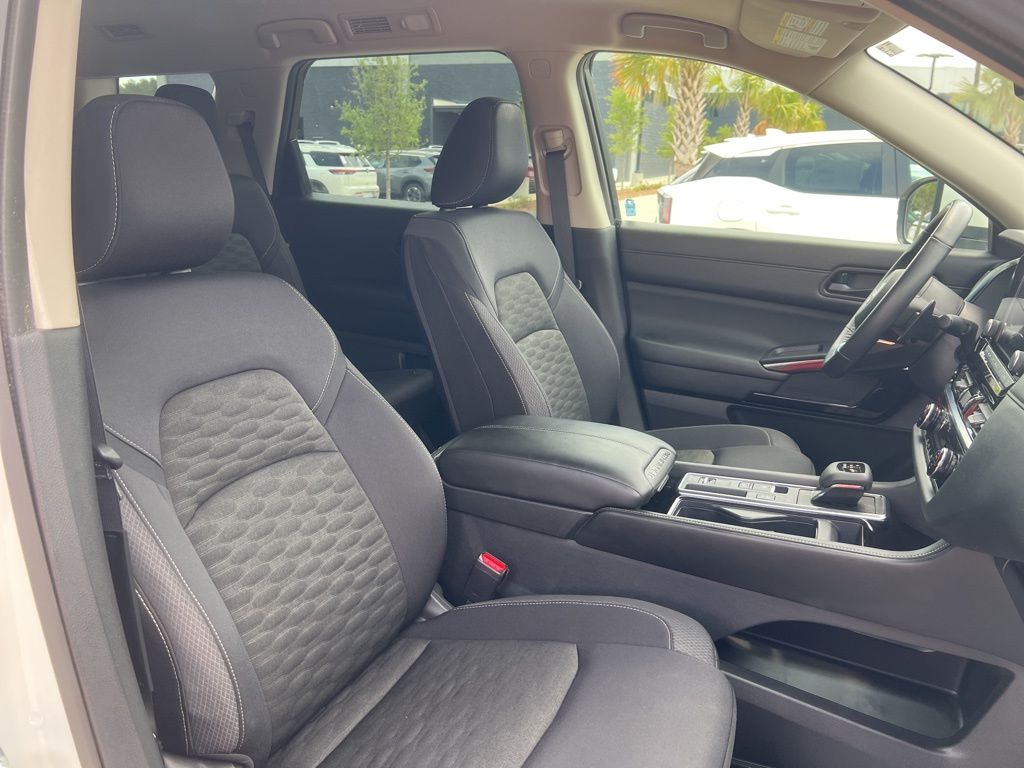 2024 Glacier White Nissan Pathfinder SV FWD SUV