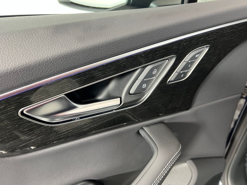 Thumbnail: 2025 Audi Q7 - 29