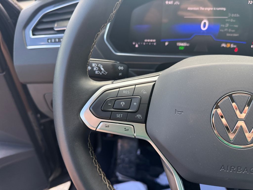 2024 Volkswagen Tiguan 2.0T SE photo
