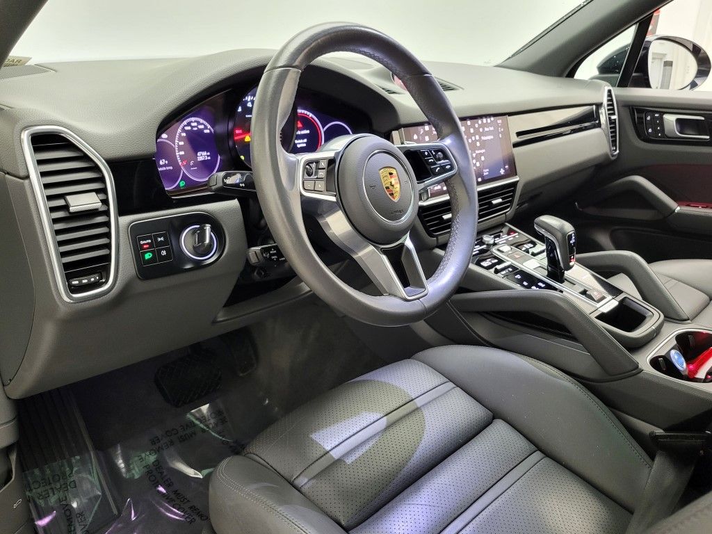 Thumbnail: 2022 Porsche Cayenne - 26