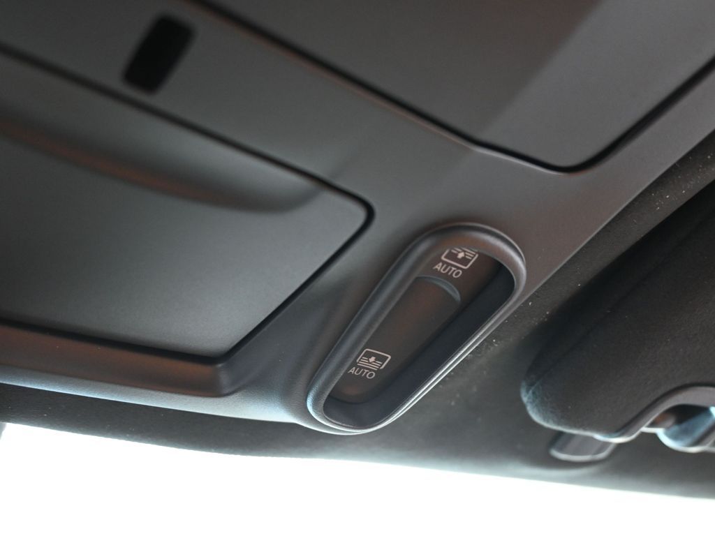 New 2026 Bright White Clearcoat Chrysler Pinnacle image 25