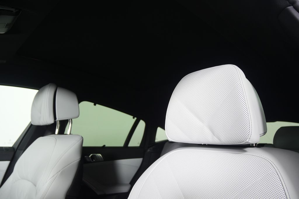 Thumbnail: 2026 BMW X6 - 12