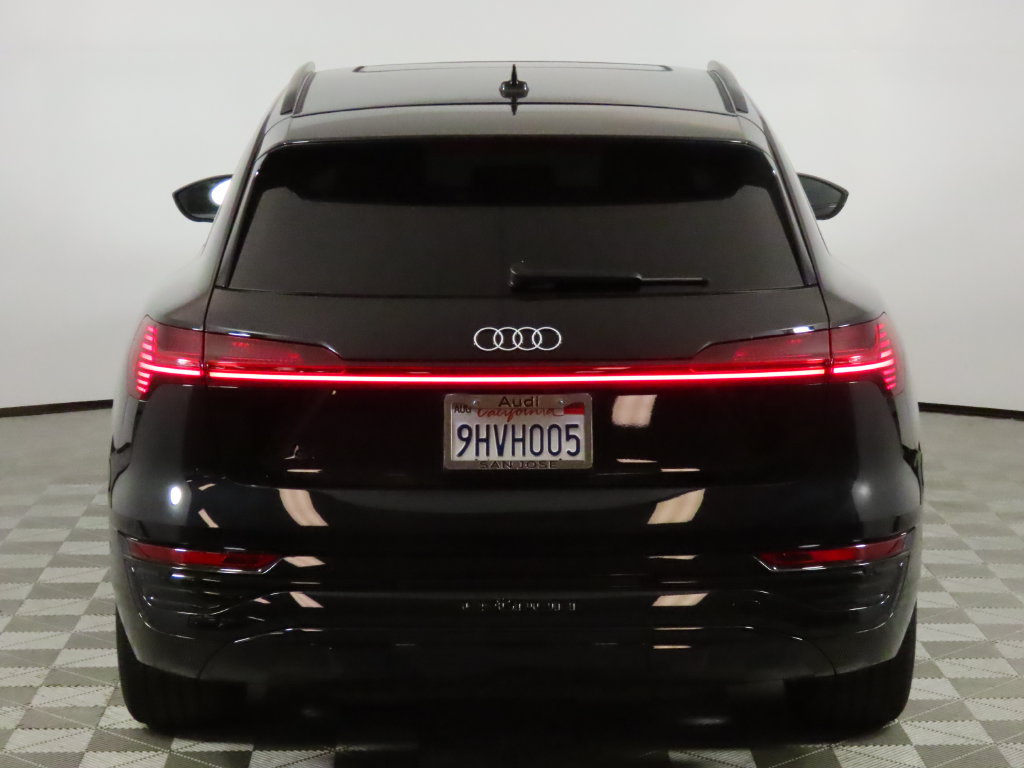 Thumbnail: 2024 Audi Q8 e-tron - 4
