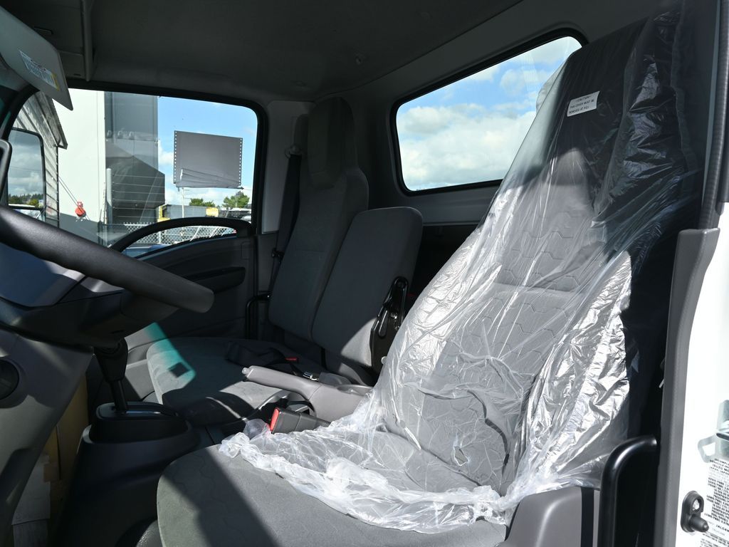 2025 Isuzu NPR XD 