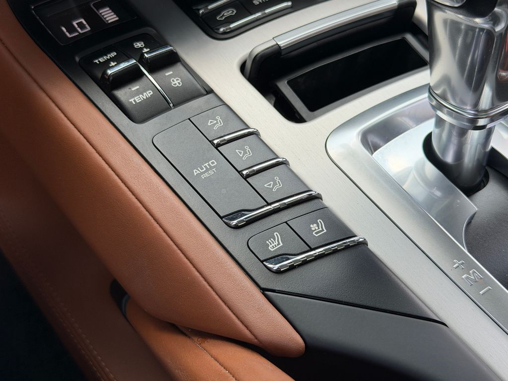 Thumbnail: 2017 Porsche Cayenne - 29