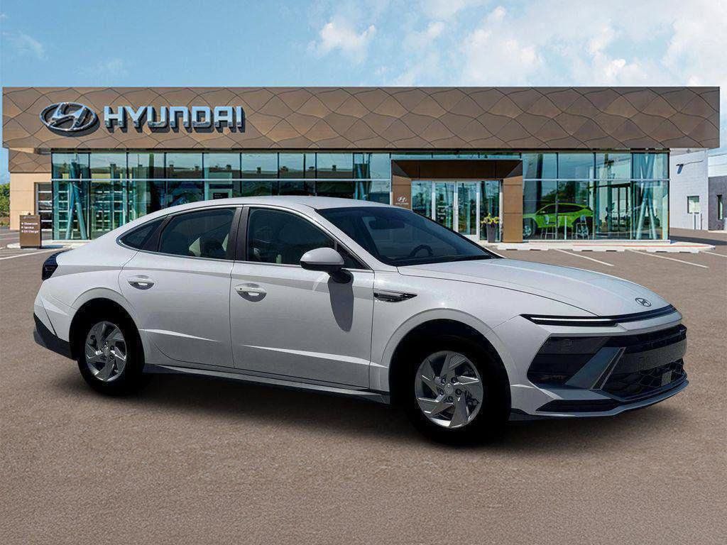 New 2026 White Hyundai SE image 10