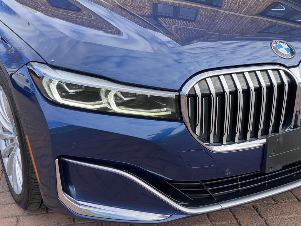 2022 BMW 7 Series 740i xDrive 10