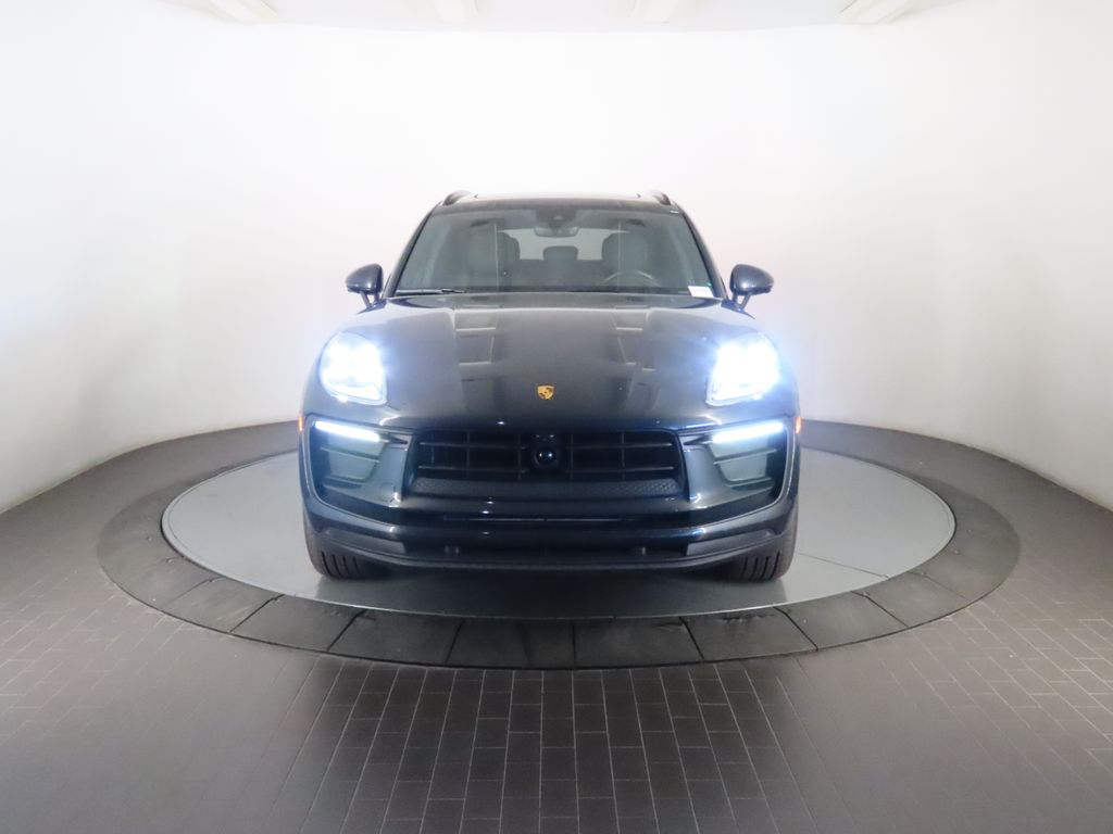 Thumbnail: 2025 Porsche Macan - 10
