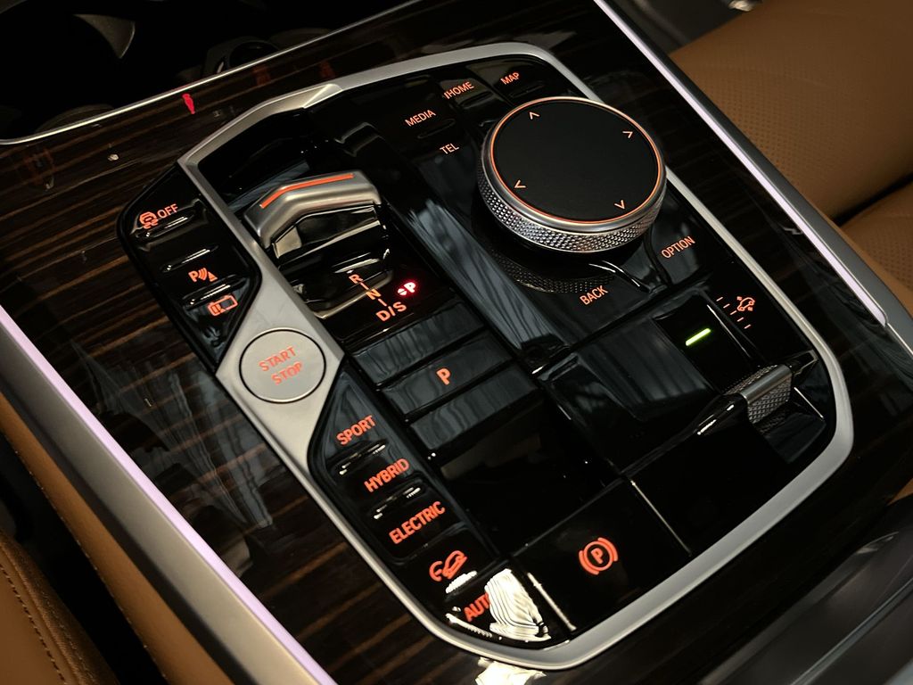 Thumbnail: 2026 BMW X5 - 20