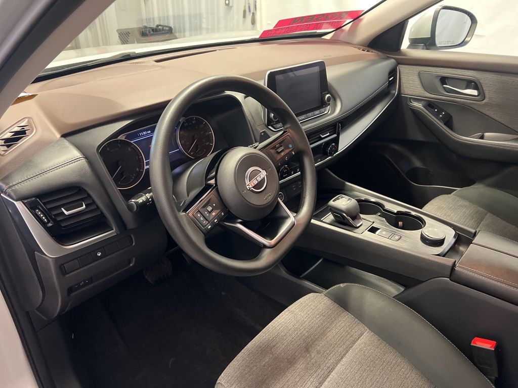 2022 Nissan Rogue SV photo