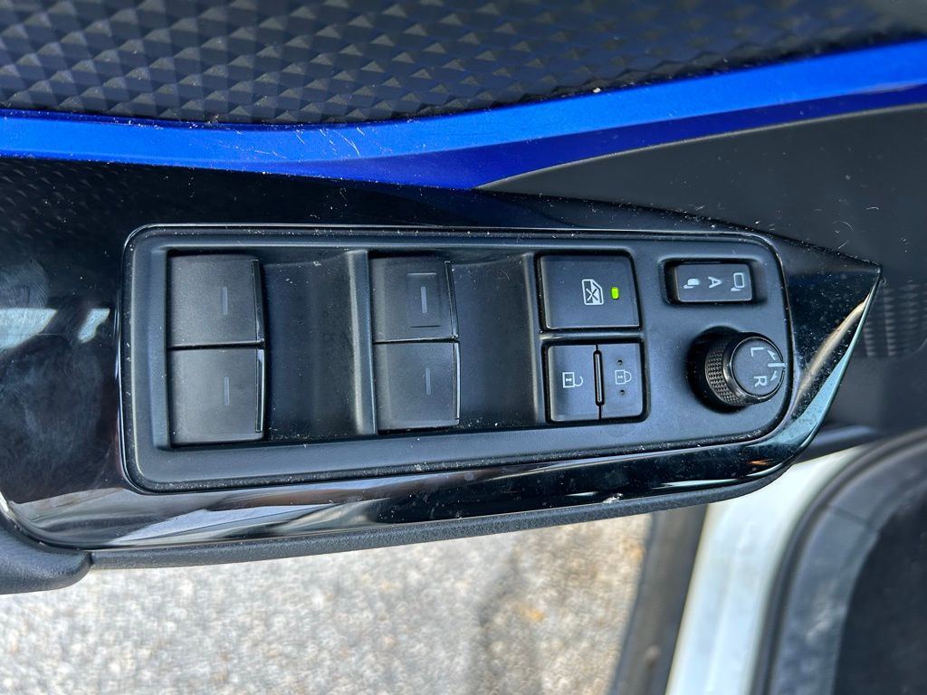 Thumbnail: 2021 Toyota C-HR - 16